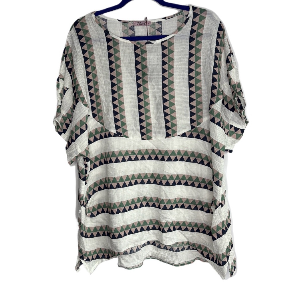 Geometric Patterned Women's Top - Picture 4 of 11